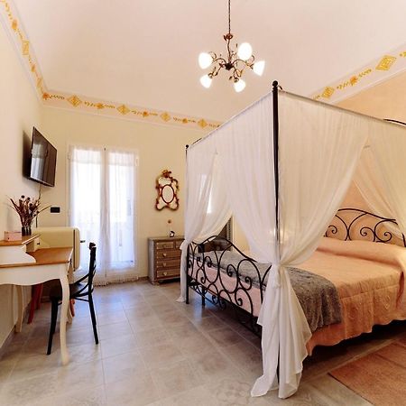 Come Nelle Favole The Classic B&B Toirano Extérieur photo